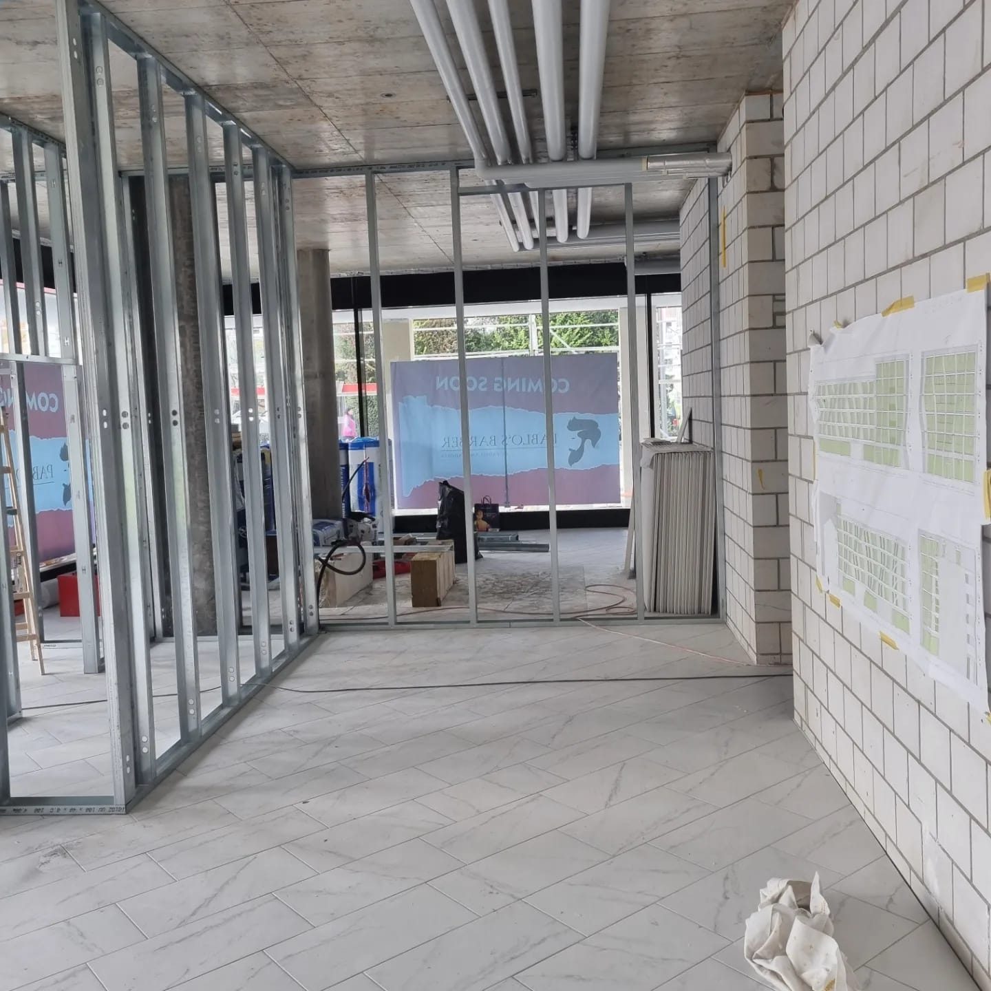 Metallständerwerk für neue Trennwände in einem Gewerberaum