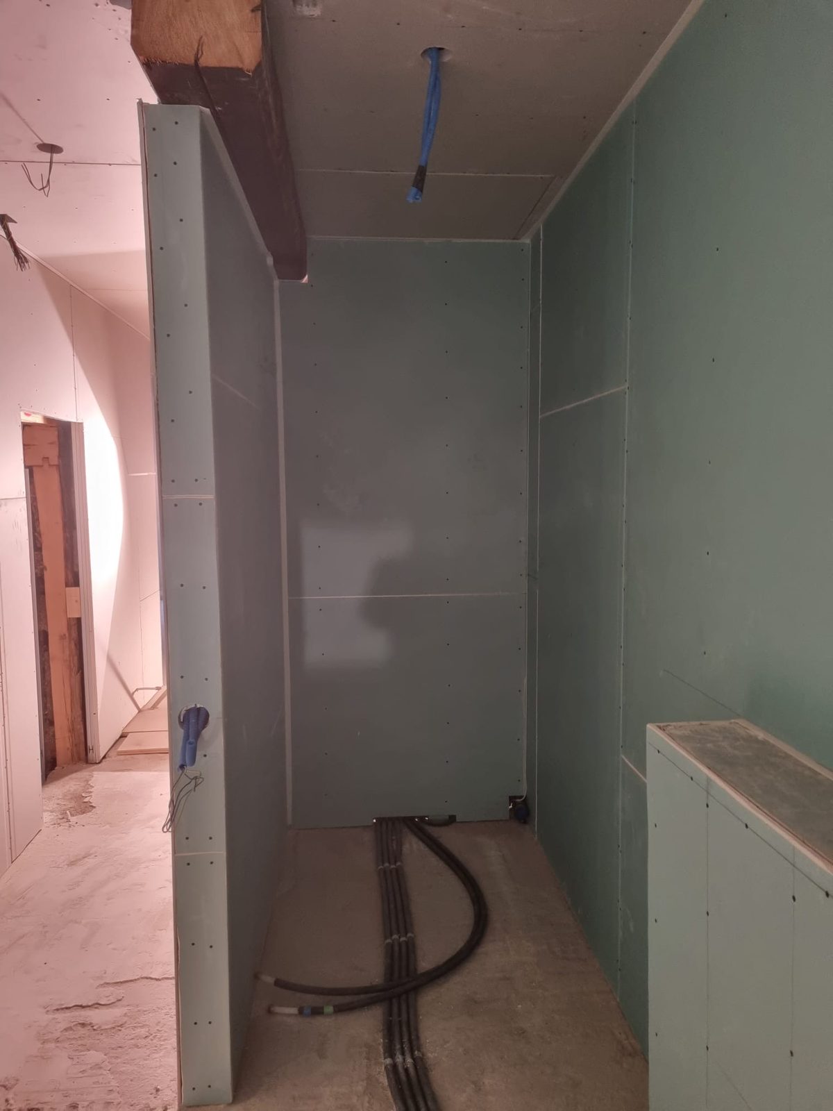 Feuchtraum: Feuchtraumfeste Gipsplatten im Badezimmer.